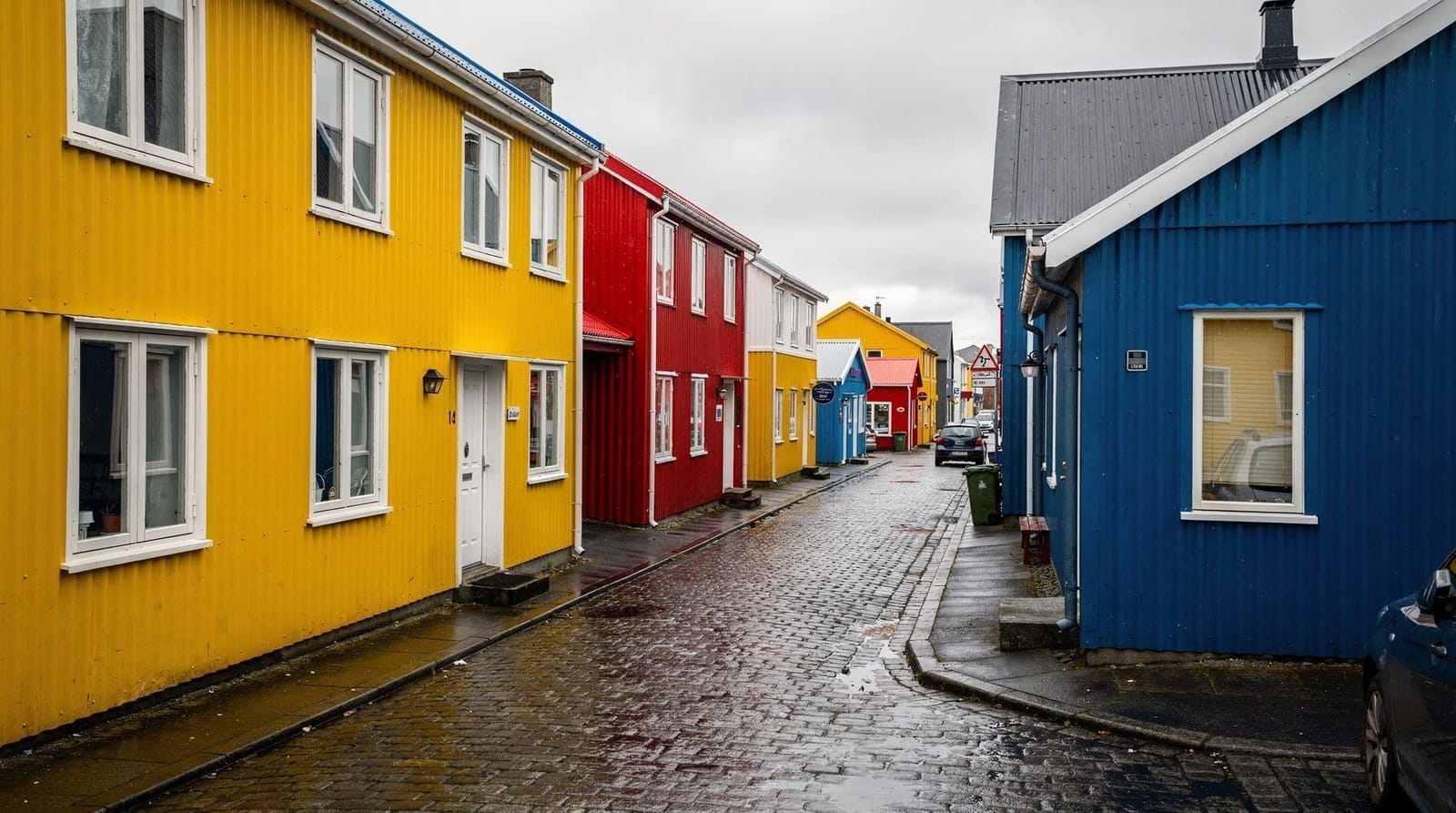 24 Hours in Reykjavik: A Realistic One-Day Itinerary — Realistic 24-hour Reykjavik itinerary: Hallgrimskirkja, Laugavegur, old harbour,