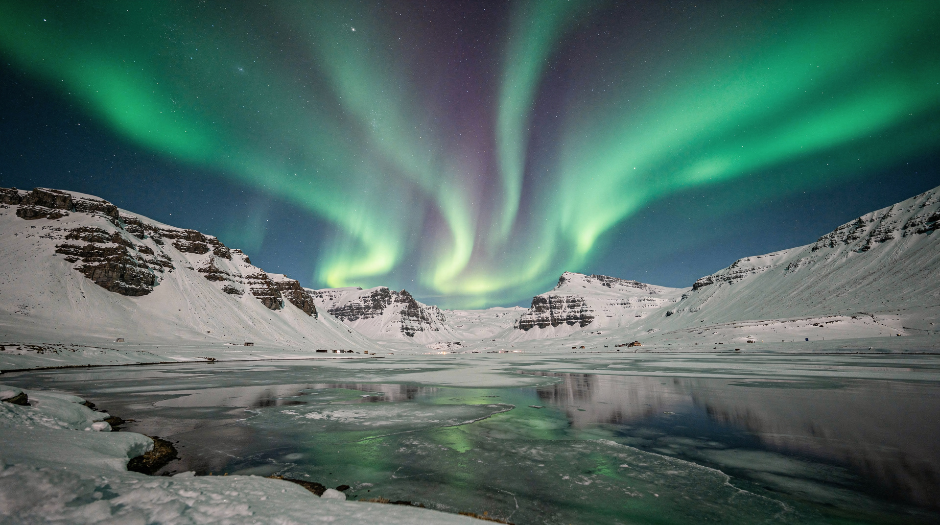 Iceland Northern Lights Forecast 2026: Solar Maximum Explained — Iceland aurora forecast 2026. Solar maximum boosts northern lights chances, best