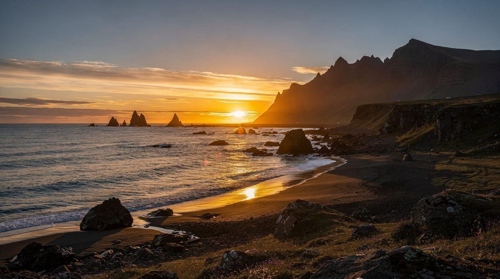 Midnight Sun in Iceland: What It Is, When It Happens, and What to Expect — Iceland midnight sun: exact dates, what the light is really like, how to sleep, 