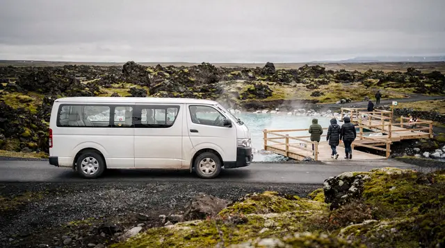 From Reykjavík: Golden Circle & Laugarás Lagoon Minibus Tour