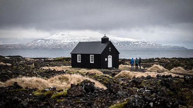 Reykjavik: Snaefellsnes & Mt. Kirkjufell Guided Minibus Tour